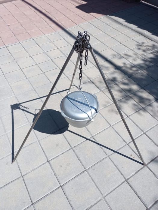 Казан с треногой