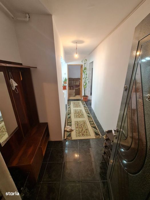 Apartament 3 camere, 2 bai,decomandat, 78 mp, etaj intemediar, parcare