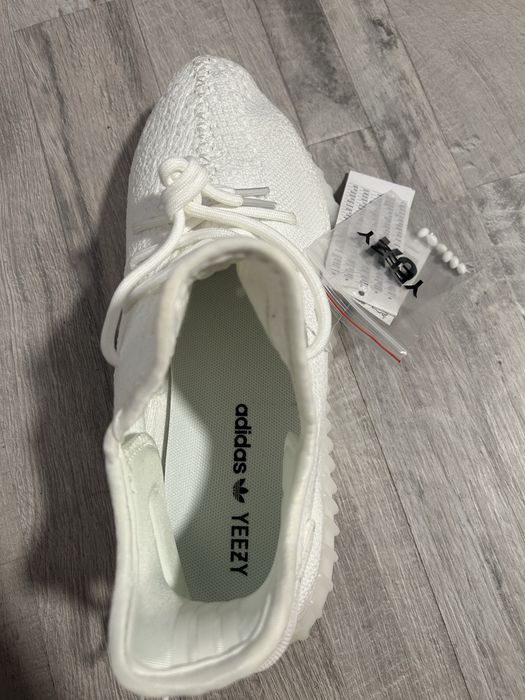 Yeezy 350 V2 Triple White