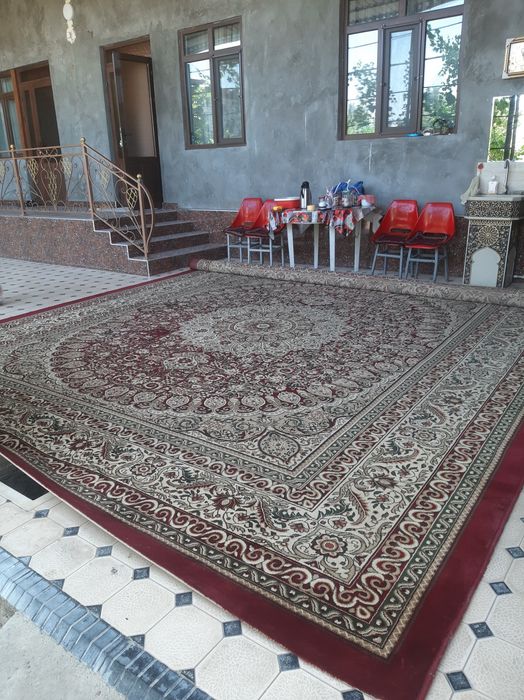 Gilamlar sotiladi