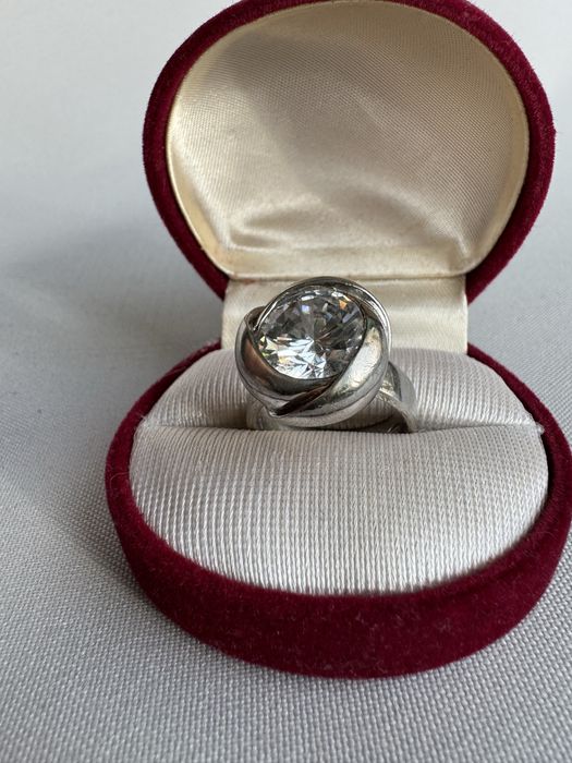 Inel din argint si cubic zirconia