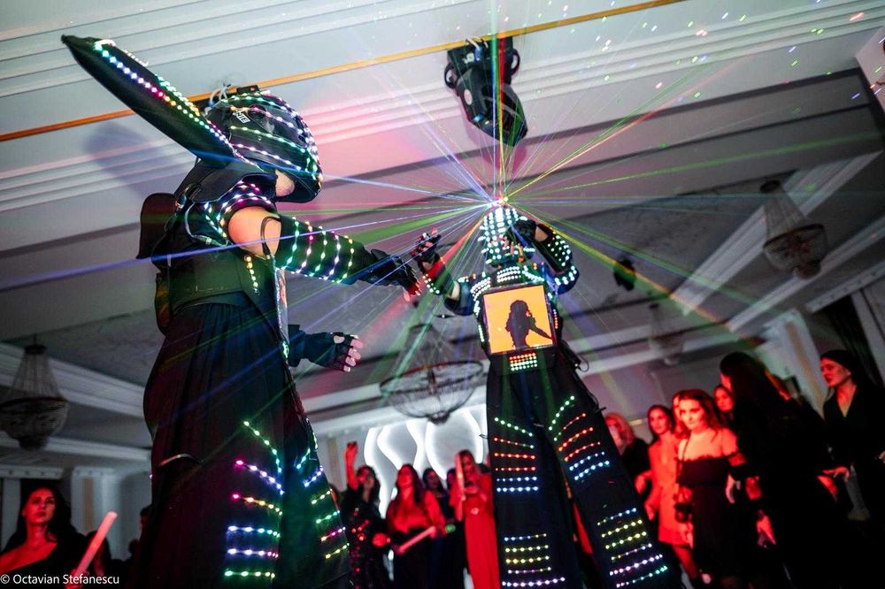 Inchiriere Roboti LED pentru Evenimente - Nunta Botez Majorat Cununie