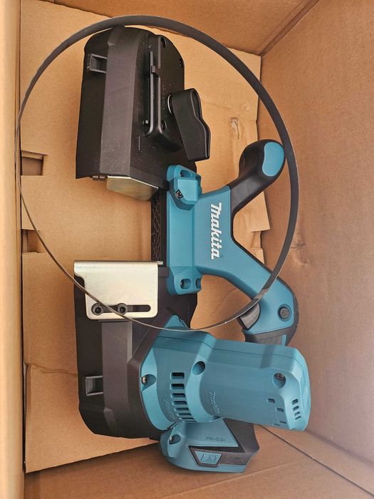 Fierastrau Makita DPB181Z cu banda, fara acumulatori sigilat