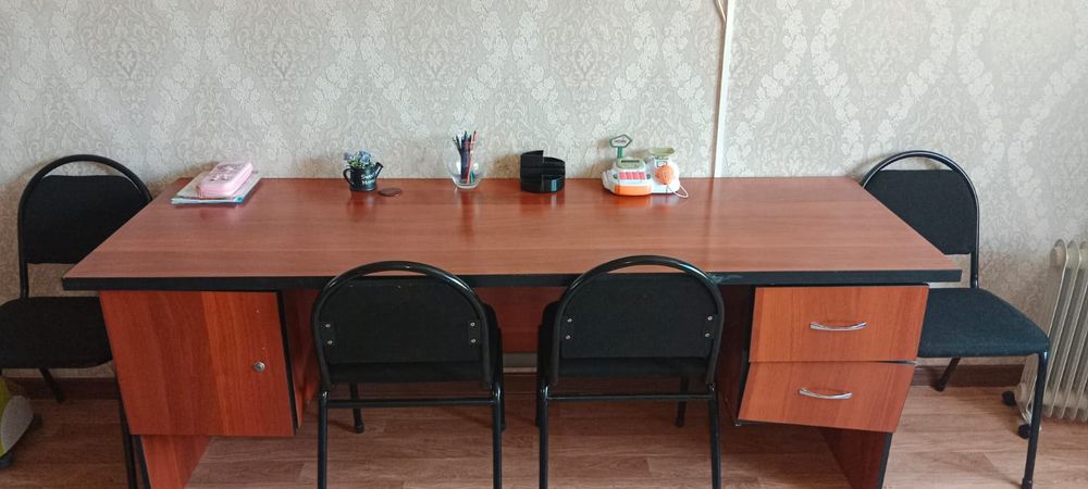 Стуля офисный черный