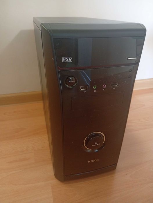 Настолен компютър AMD процесор/8RAM/100 HARD DISC/сменена термо паста