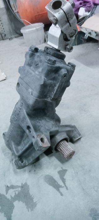 Продам рулевой редуктор бмв 34