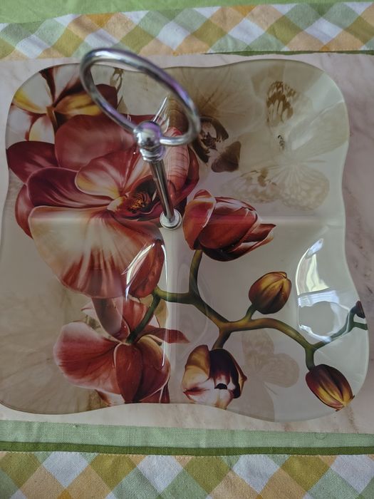 Красива и чисто нова