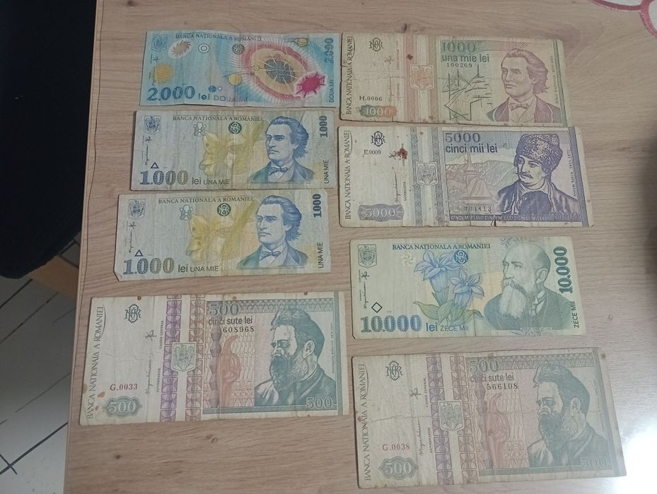 Bani vechi de vanzare