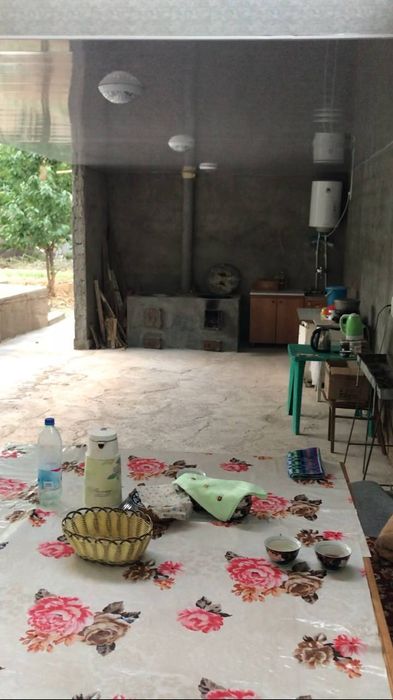 Чорвок платина олдида жойлаган капал кишлогидаги уй сотилмади