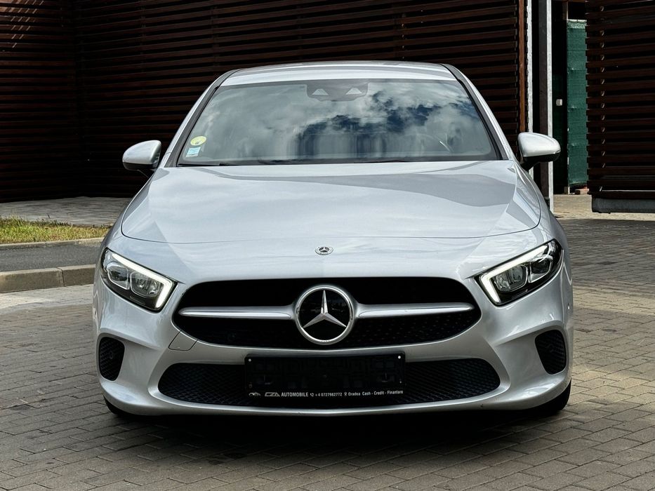 Mercedes-Benz A 2.0d 116CP  A180d Full Led Distronic Laneassist Camera Navigație