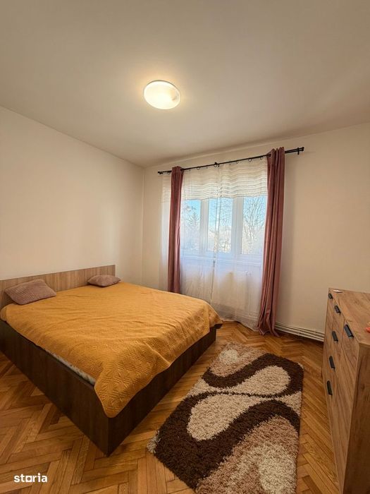 Etaj I | Apartament decomandat cu 3 camere | Semicentral