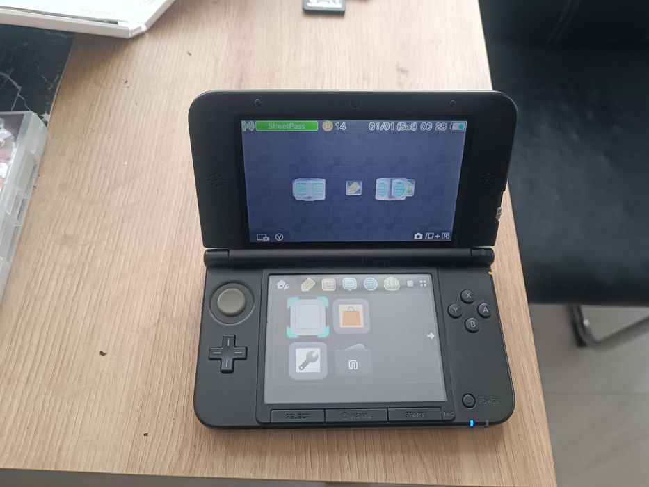 Продавам Nintendo 3DS XL