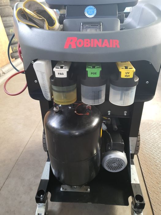 Aparat freon auto R134 sau R1234yf Robinair.