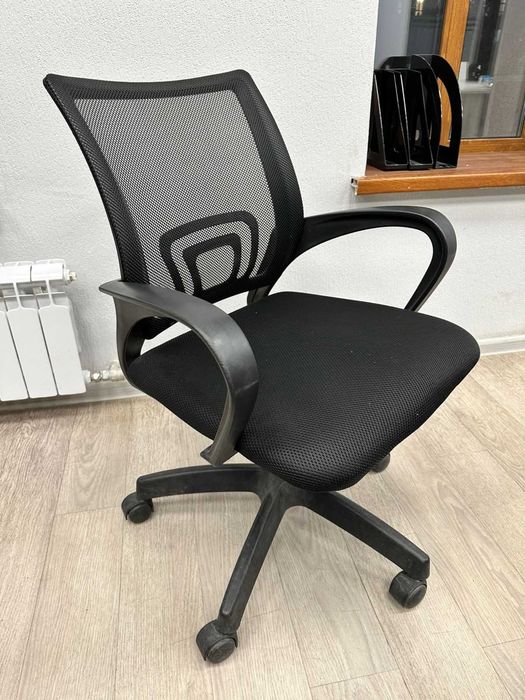 Продаются офисные кресла