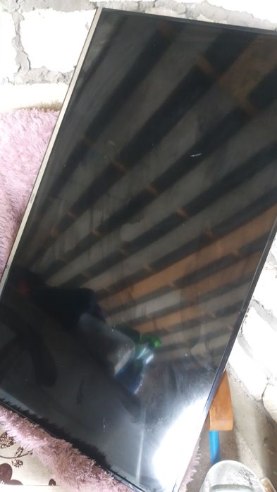 Продам телевизор на запчасти