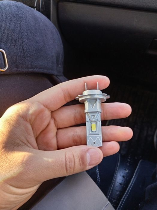 Лед лампочка очень хороший состояние