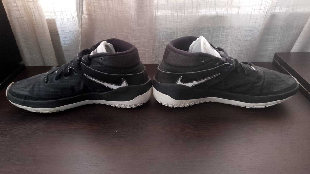 Маратонки найк/Kevin Duran