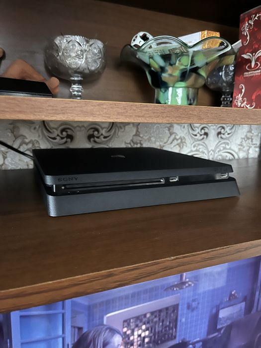 Продам пс 4 в очень хорошем состояние