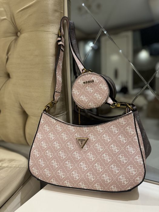 Оригинална чанта Guess