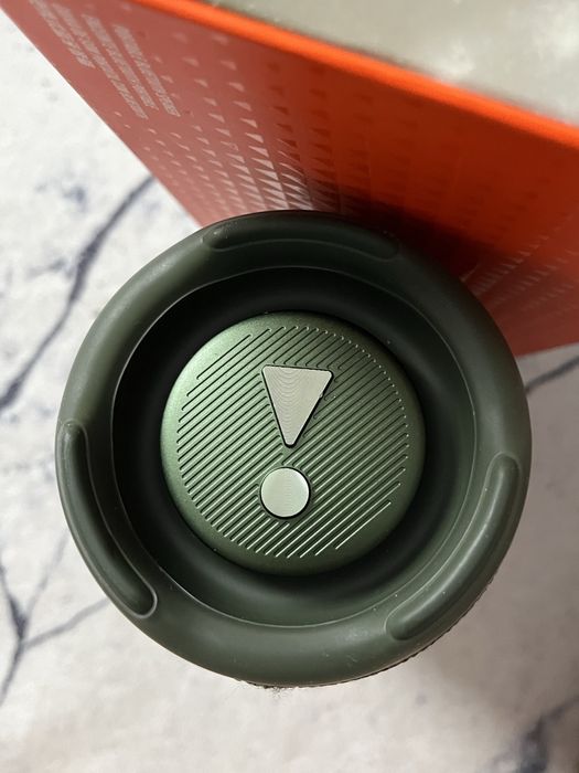 Jbl charge 5 зеленого цвета