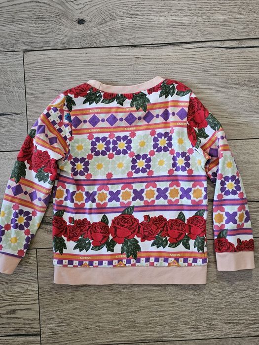 Блузи на Guess за момиче на 3 години