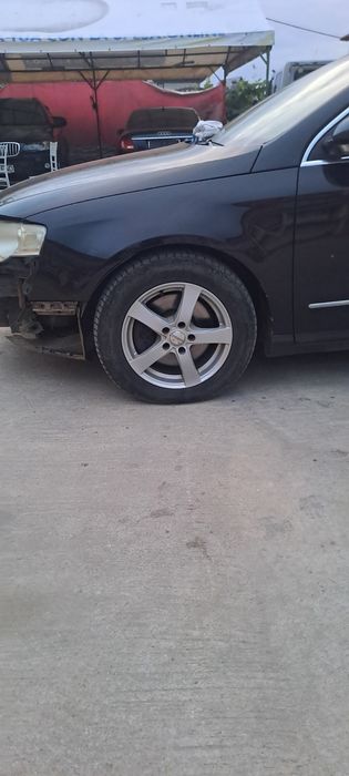 Vand aripă stânga fata Vw Passat B6 an 2010 cod culoare LC9X in stare perfecta