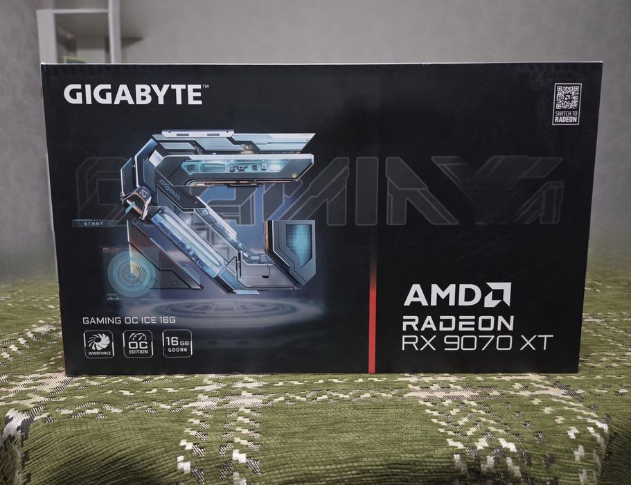 Видеокарта RX 9070 XT Gigabyte Gaming OC Ice белая
