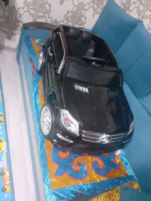 Детская машинка на ходу