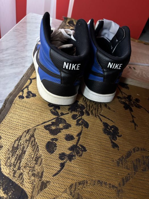 Adidasi nike court vision
