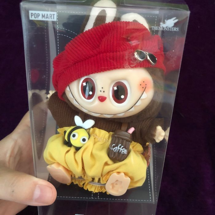 Лабубу с дрешки, Labubu Fall In Wild