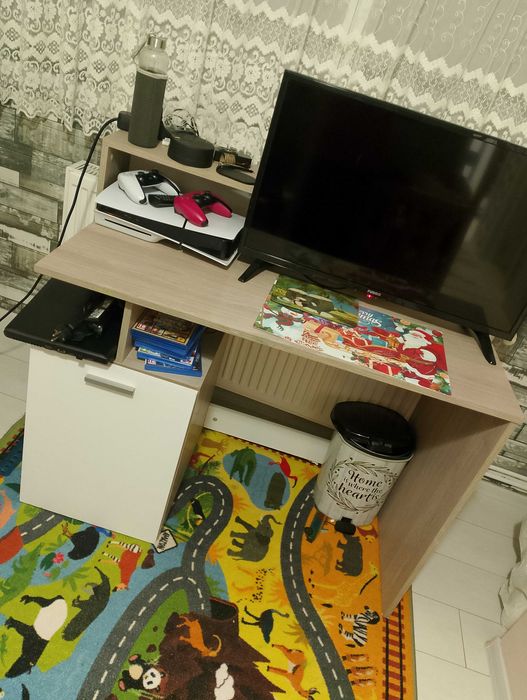 Детско двуетажно легло, бюро и гардероб