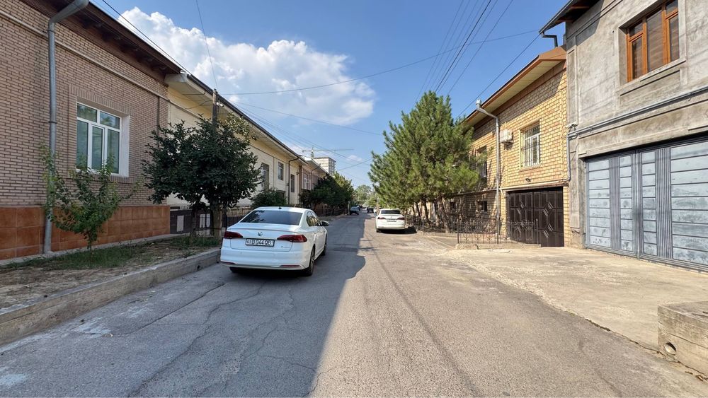 Yunusobotda Xovli sotiladi 6 sotix 8 ta xona islom obod 5 - tor kocha