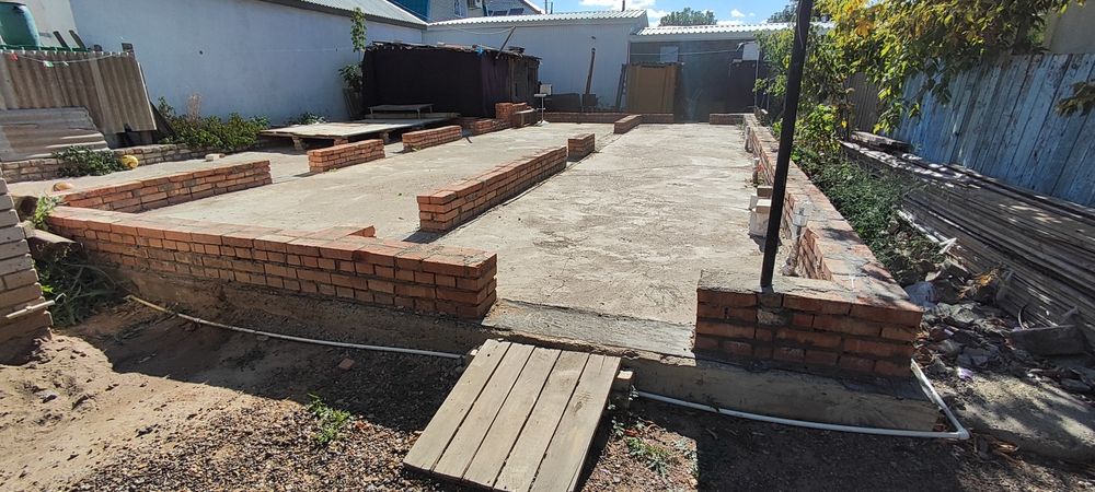 Дом с фундаментом на рынке