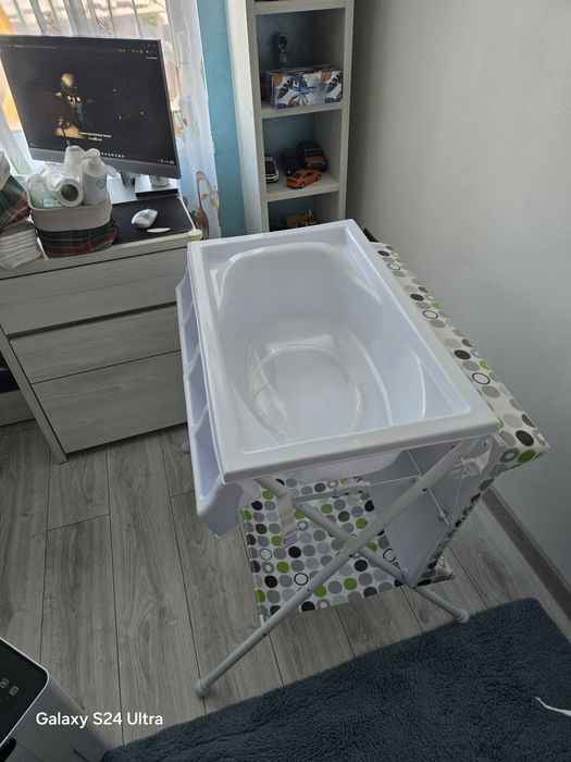 Masa Mappy 2 in 1 pentru infasat bebelusi cu cadita inclusa