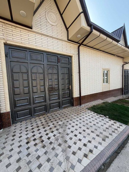 Юнусобод Авлийо Ота  3,6 сотик Яшаш учун курилган ховли Сотилади.