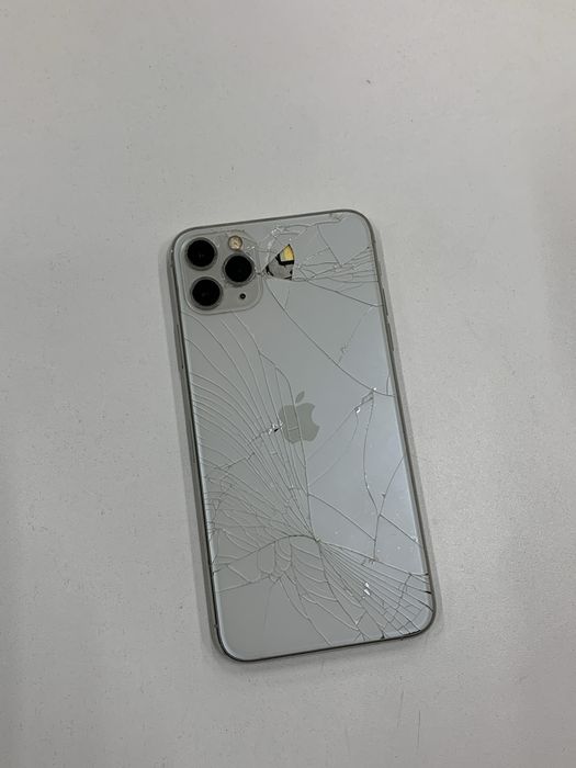 iPhone 11ProMax •64gb/39%•