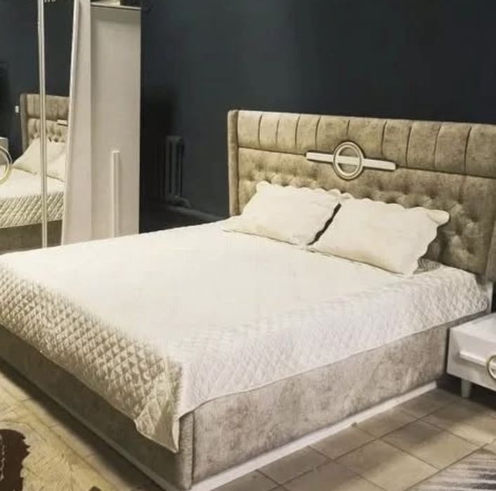 Продается спальный гарнитур