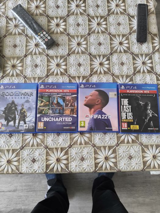 PlayStation 4 Slim 500 GB + 1 джойстик + 30+ игри