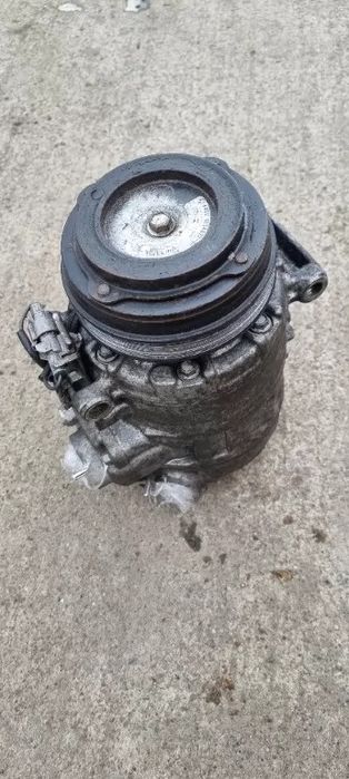 Compresor clima bmw seria 7 f01 f02 f03 f04 4.4 benzina cod 9154072
