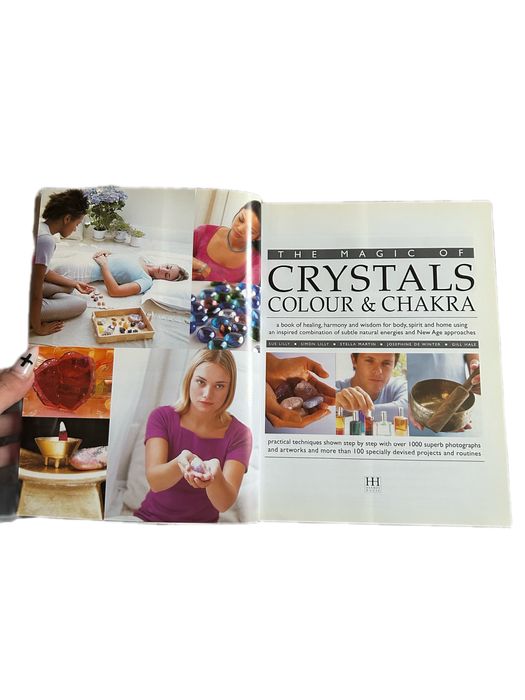 Carte The Magic of Crystals, Colour & Chakra - Hermes House Engleză Cristale