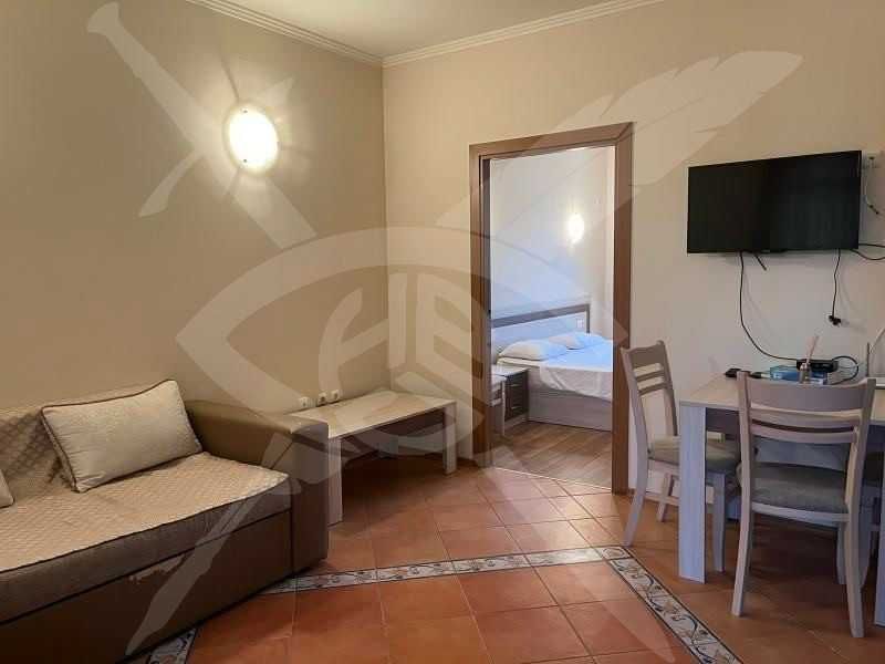 Продава се Двустаен апартамент в к.к. Елените - 56 кв.м за 1018 €/кв.м - Снимка #3