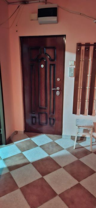 Vand apartament in Tudor