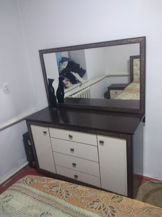 Спальный гарнитур продам