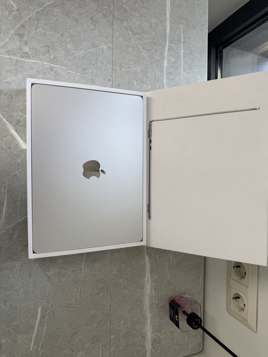Macbook Air M2 2022г