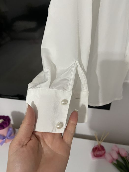 Camasa dama cu motive traditionale  cusute manual