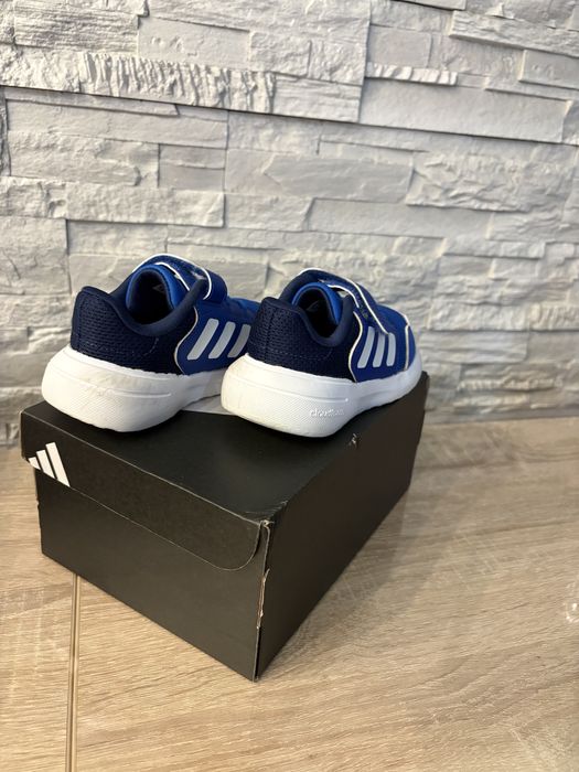 Adidasi Adidas marimea 23