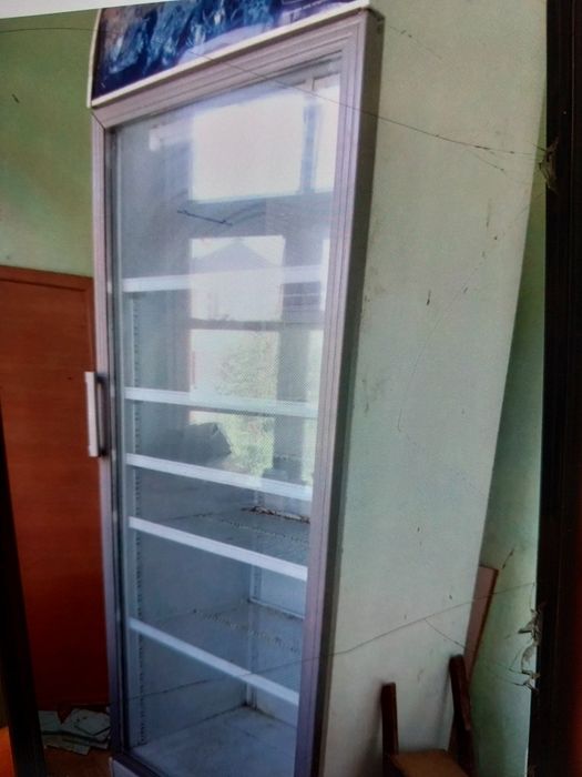 Холодильник ветрина