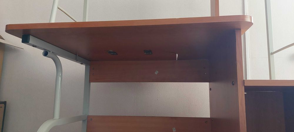 Стол компьютерный, письменный