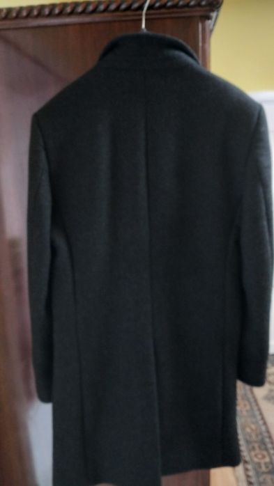 Vând palton elegant tineri