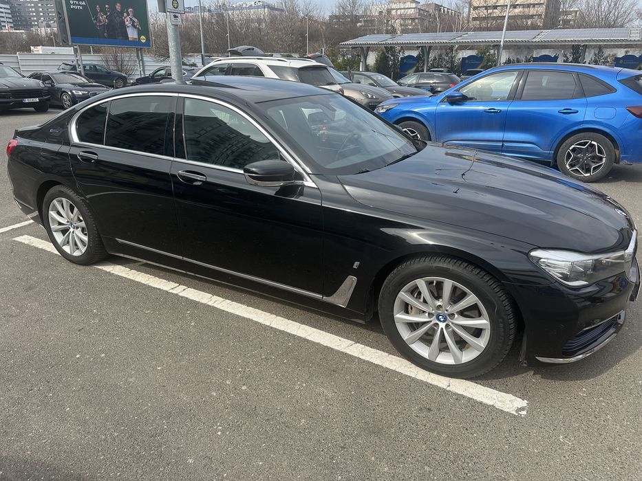 BMW 740e iPerformance 326cp